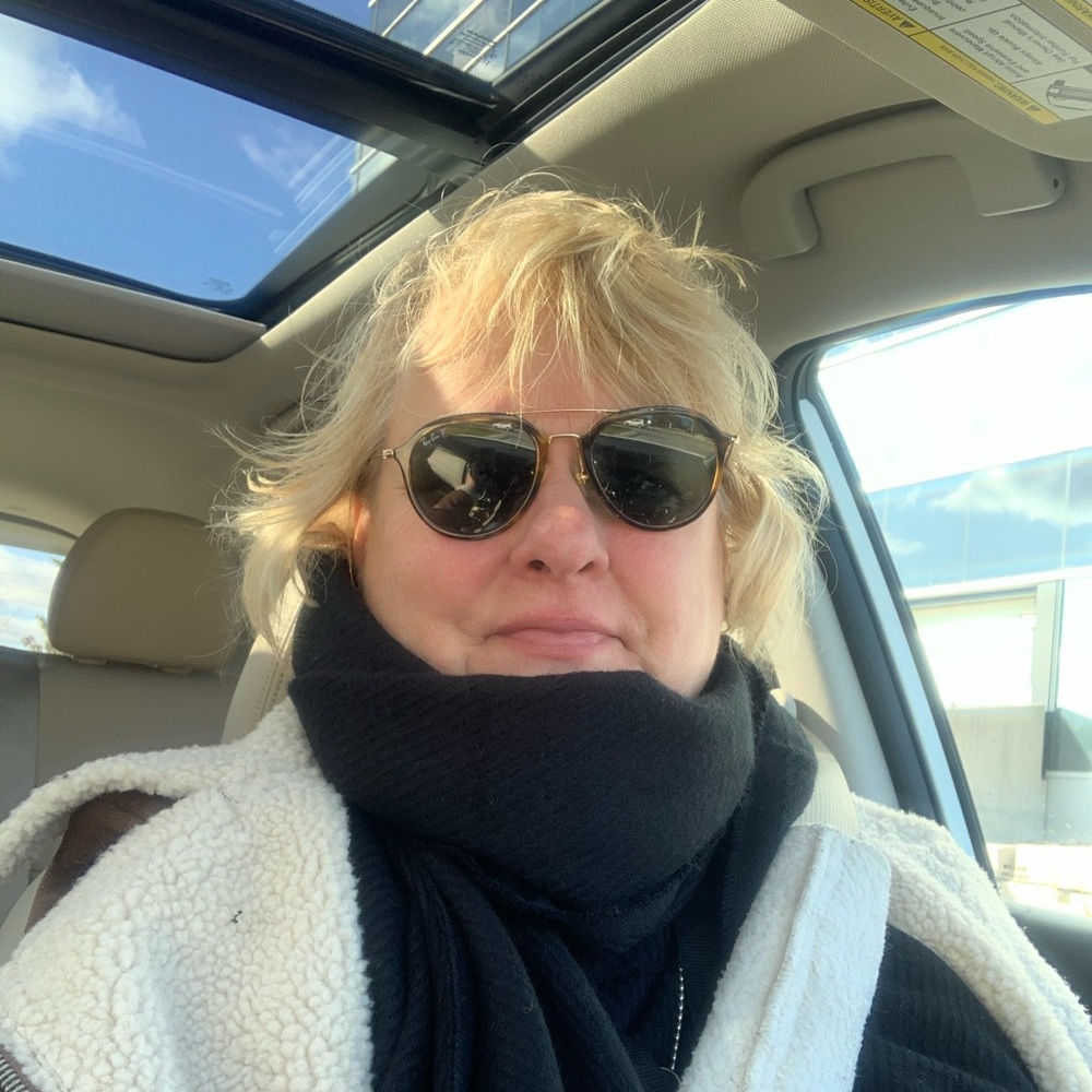 Meet your Posher, Caroline